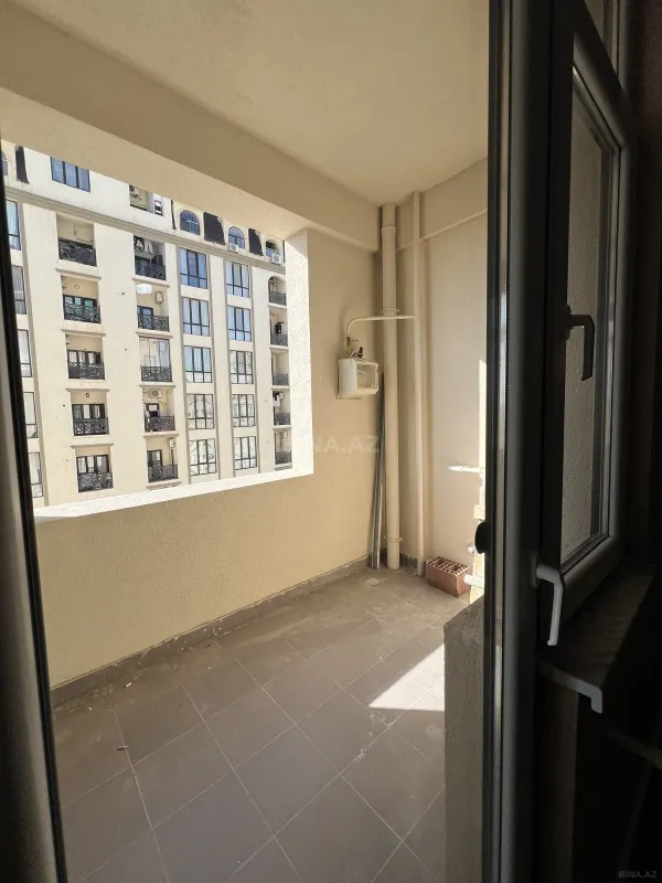 Satılır 2 otaqlı mənzil 83 m²