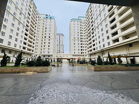 Satılır 2 otaqlı mənzil 83 m²