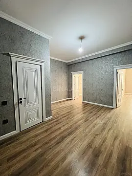 Satılır 2 otaqlı mənzil 83 m²