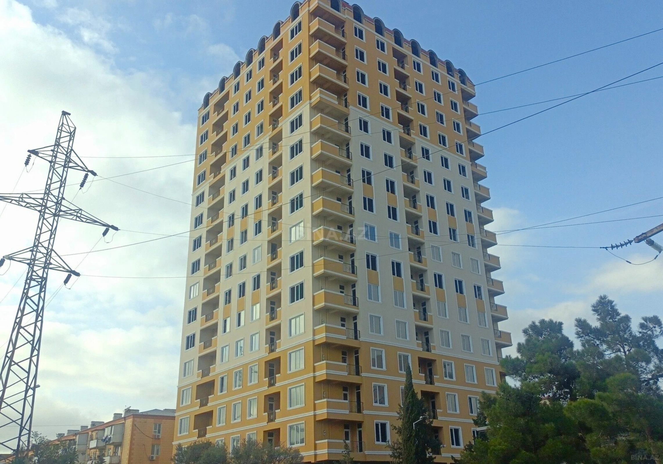 Satılır 5 otaqlı mənzil 186 m²