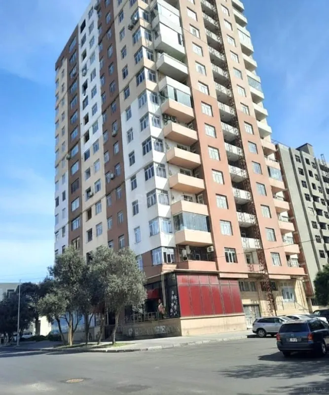 Satılır 4 otaqlı mənzil 109 m²