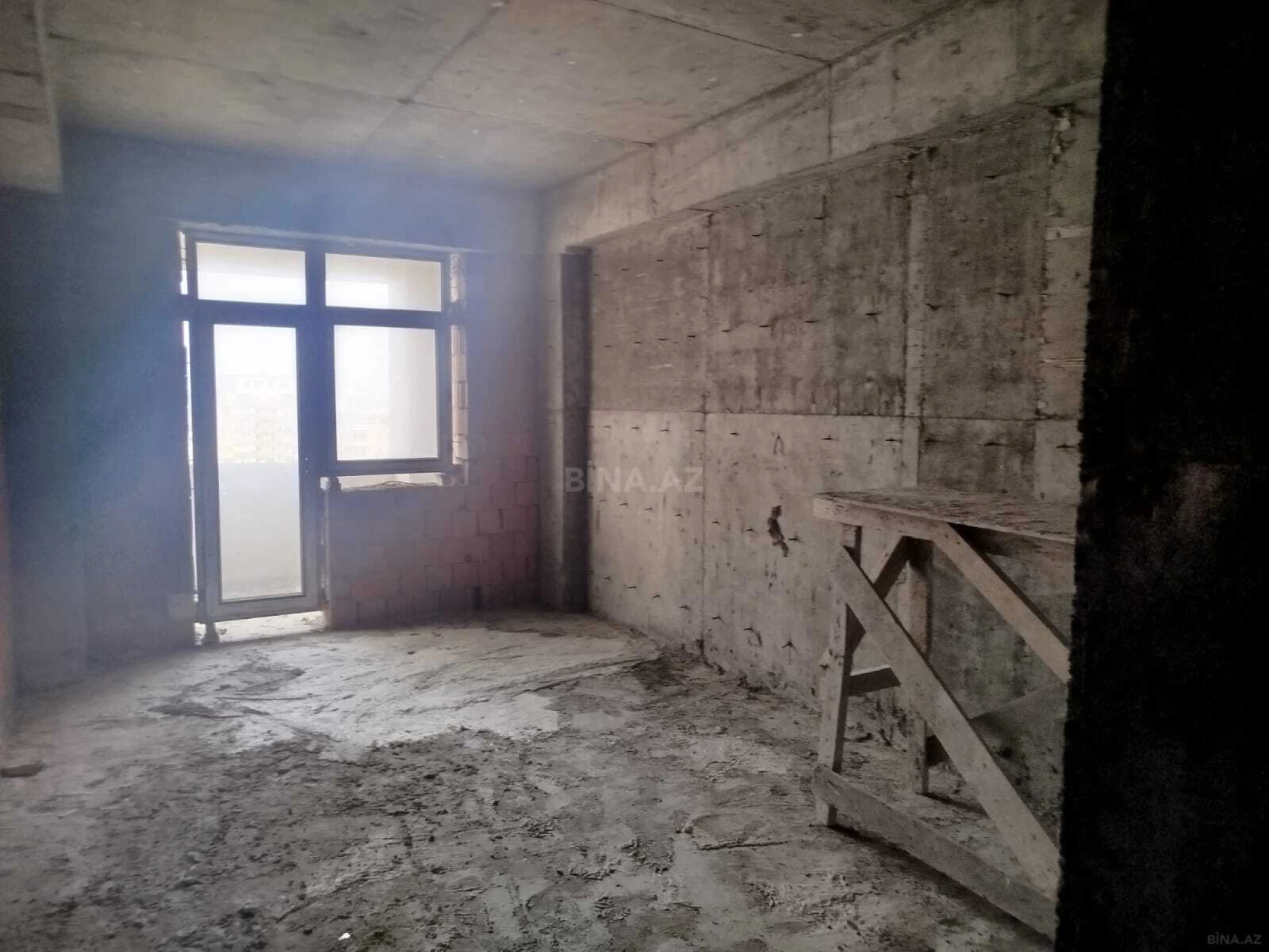 Satılır 2 otaqlı mənzil 112.5 m²