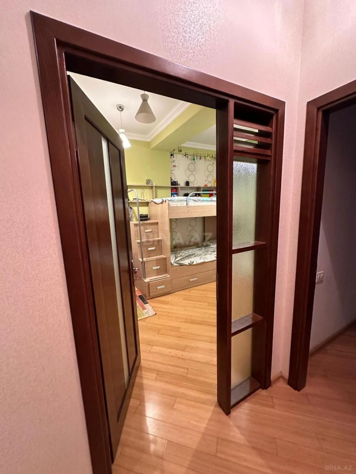 Satılır 3 otaqlı mənzil 102 m²