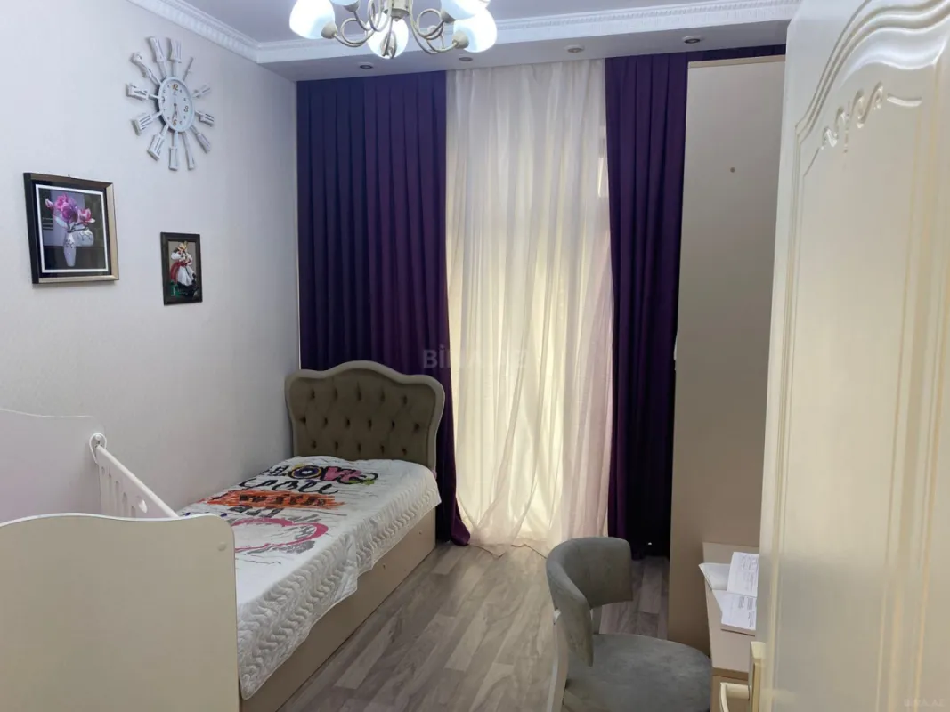 Satılır 4 otaqlı mənzil 158 m²