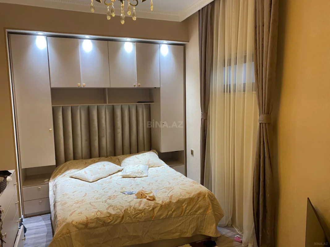 Satılır 4 otaqlı mənzil 158 m²