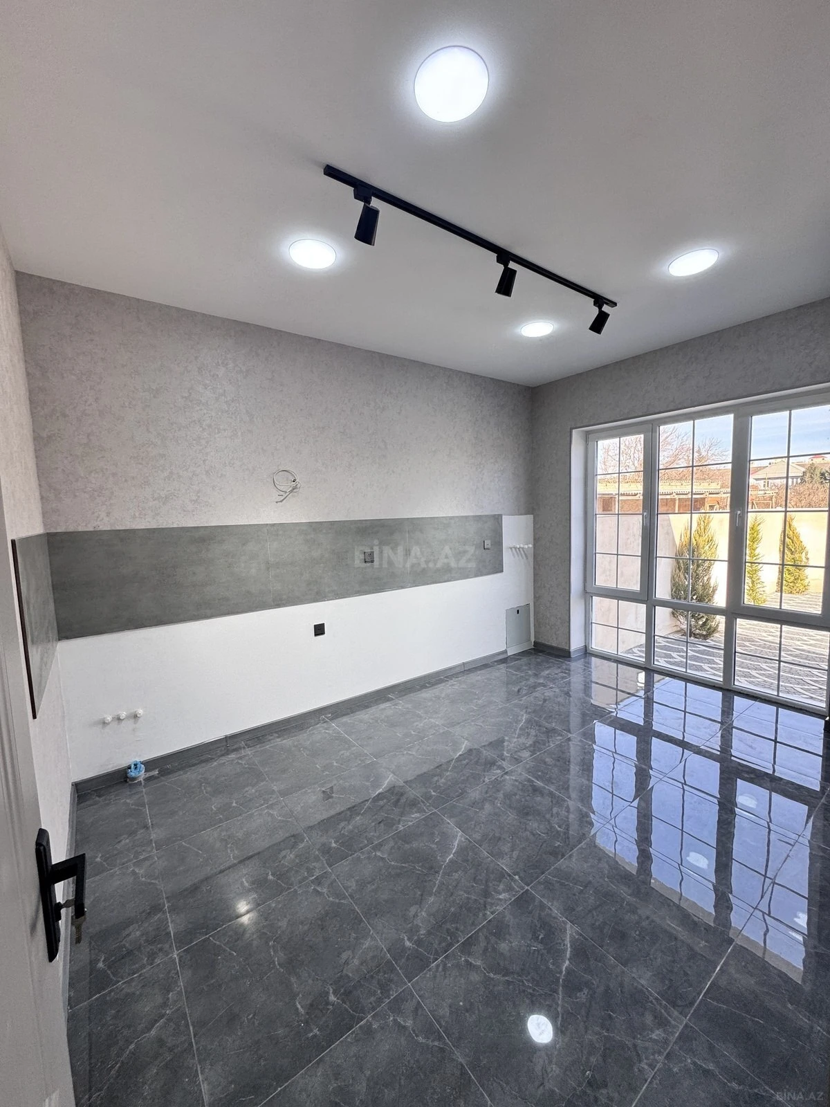 Satılır 4 otaqlı həyət evi 100 m²