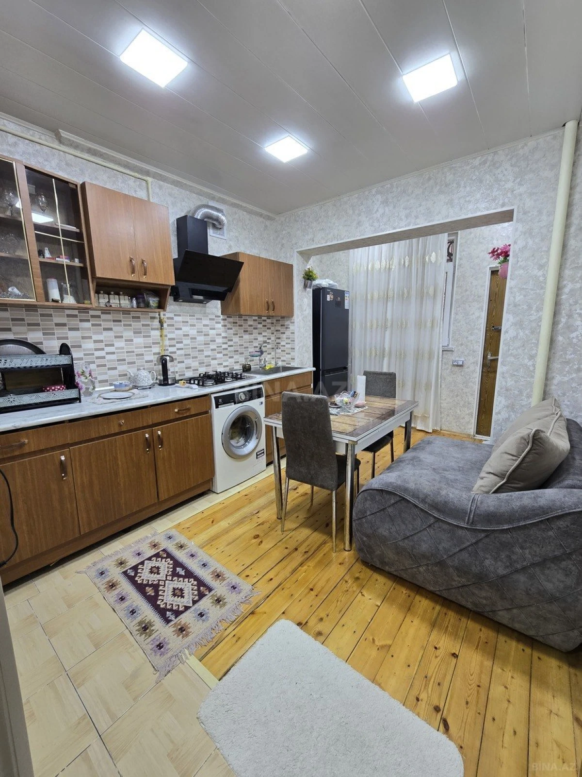 Satılır 2 otaqlı mənzil 65 m²