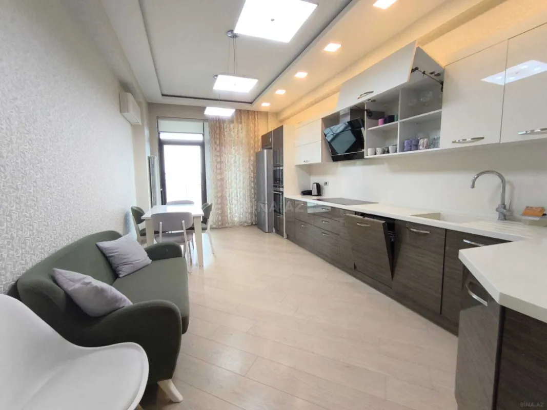 Kirayə verilir 4 otaqlı mənzil 220 m²