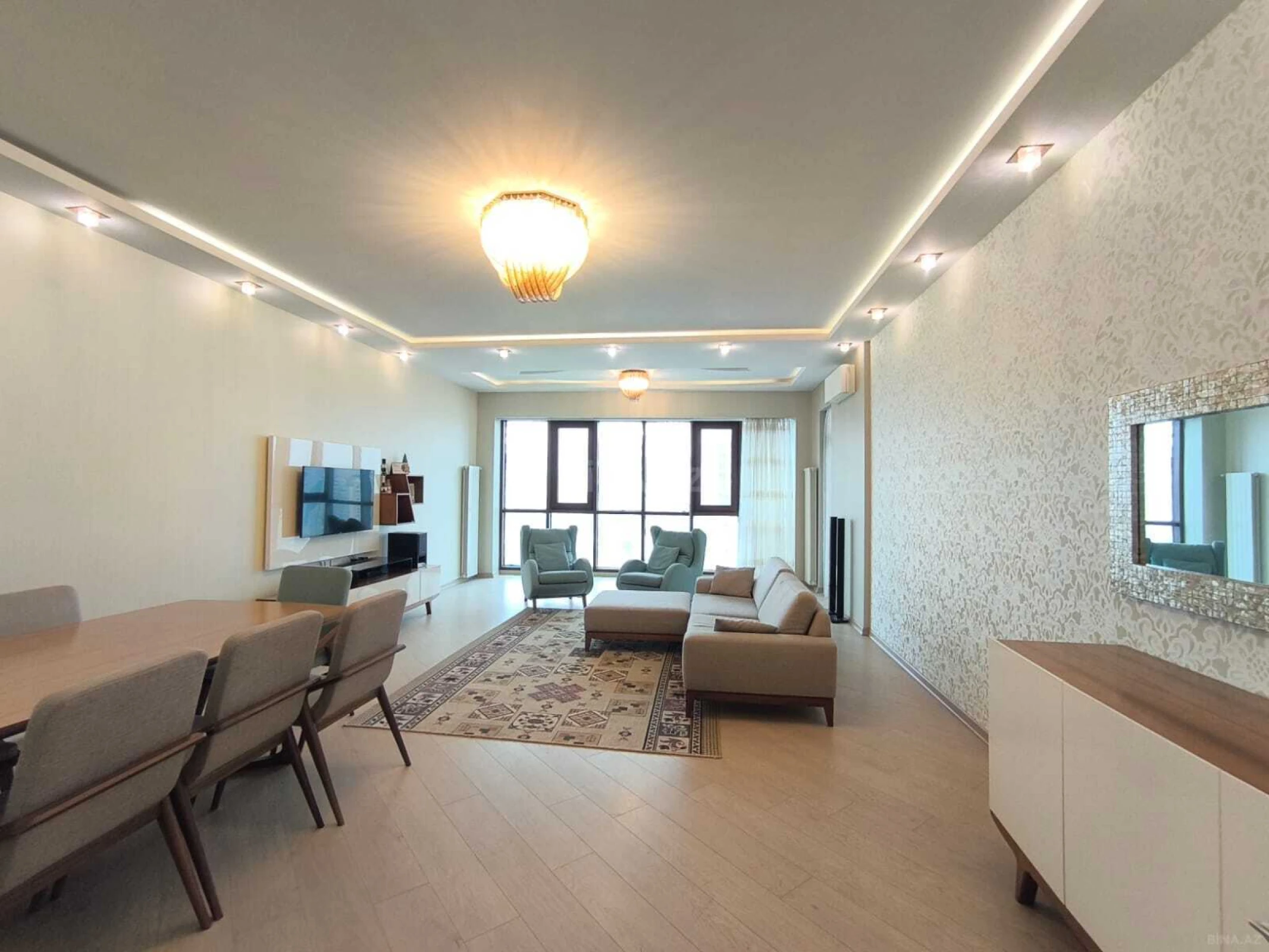 Kirayə verilir 4 otaqlı mənzil 220 m²