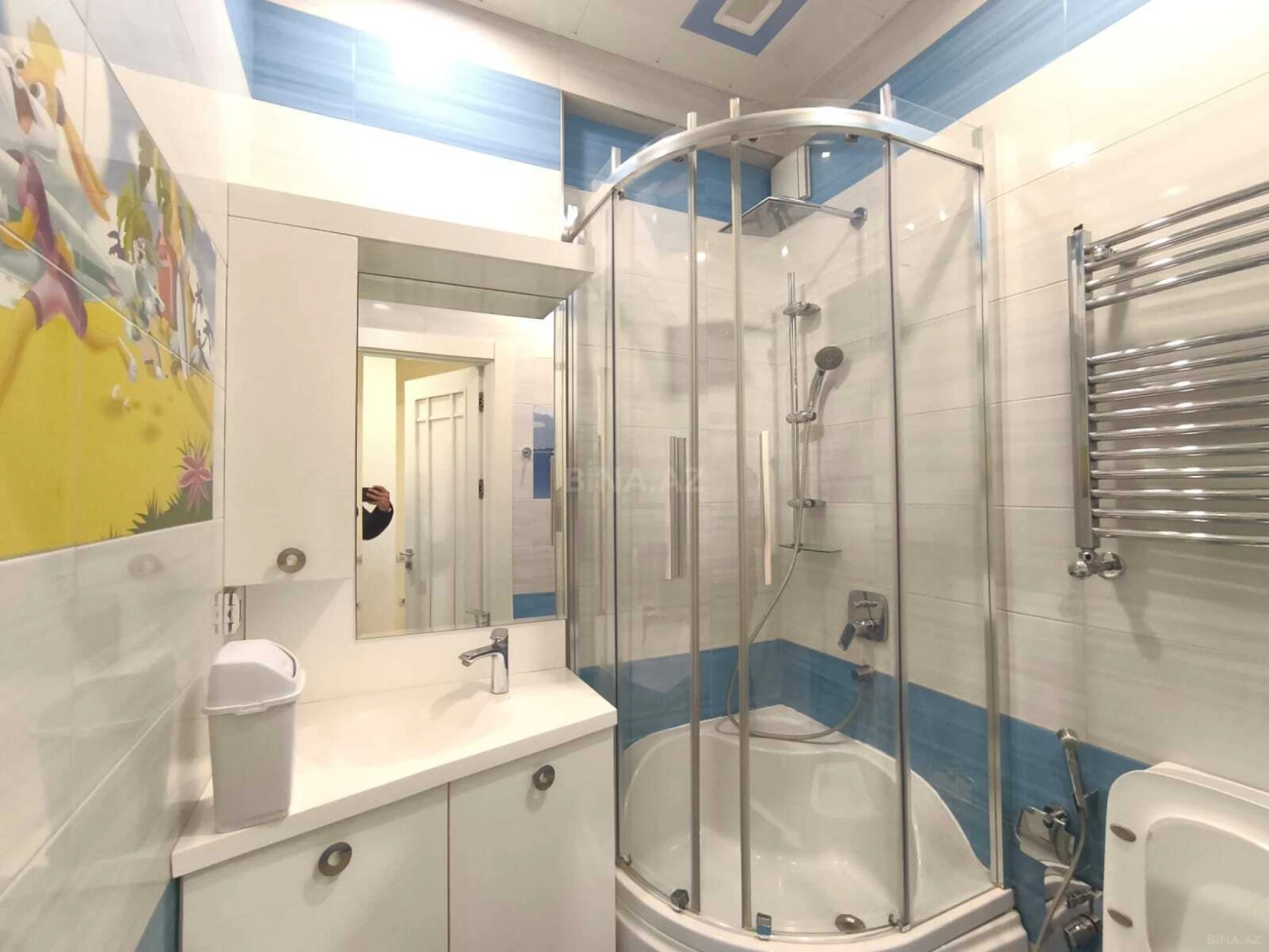 Kirayə verilir 4 otaqlı mənzil 220 m²