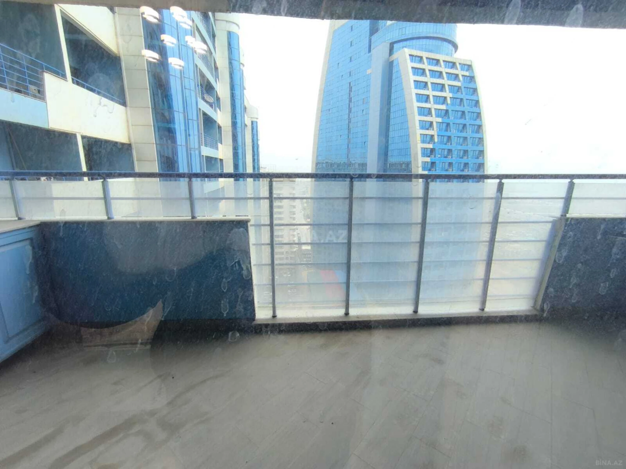 Kirayə verilir 4 otaqlı mənzil 220 m²