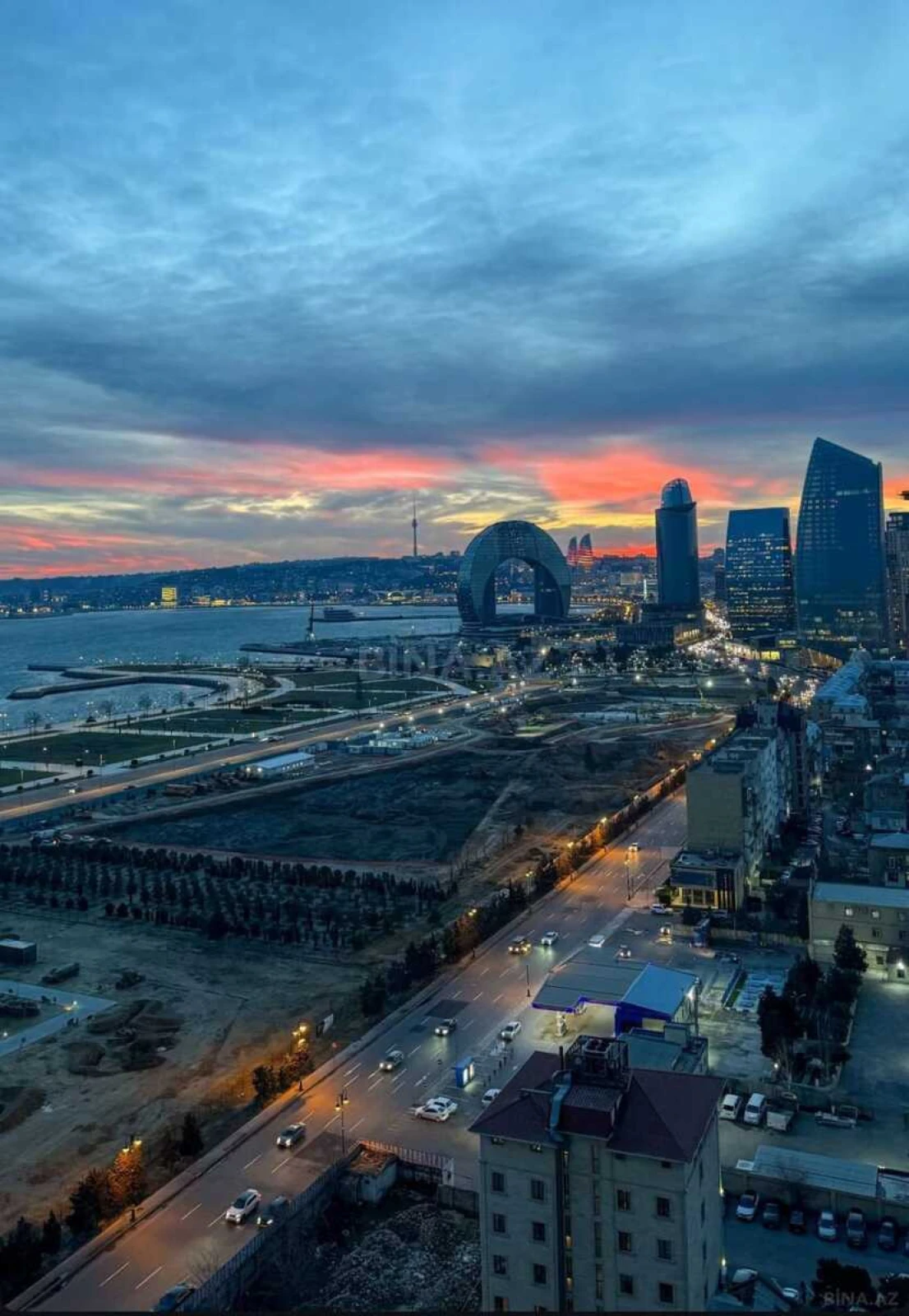 Kirayə verilir 4 otaqlı mənzil 220 m²