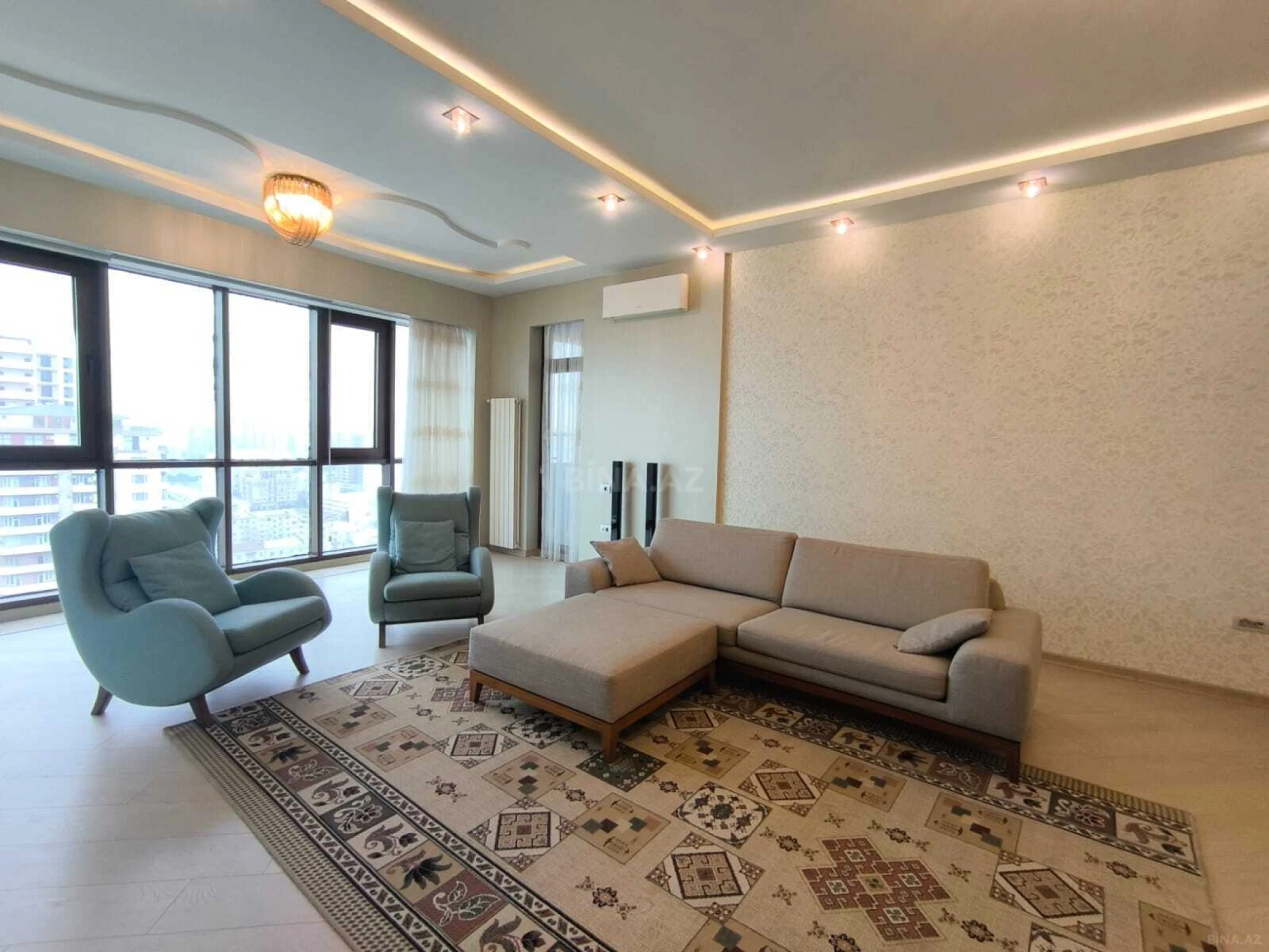 Kirayə verilir 4 otaqlı mənzil 220 m²