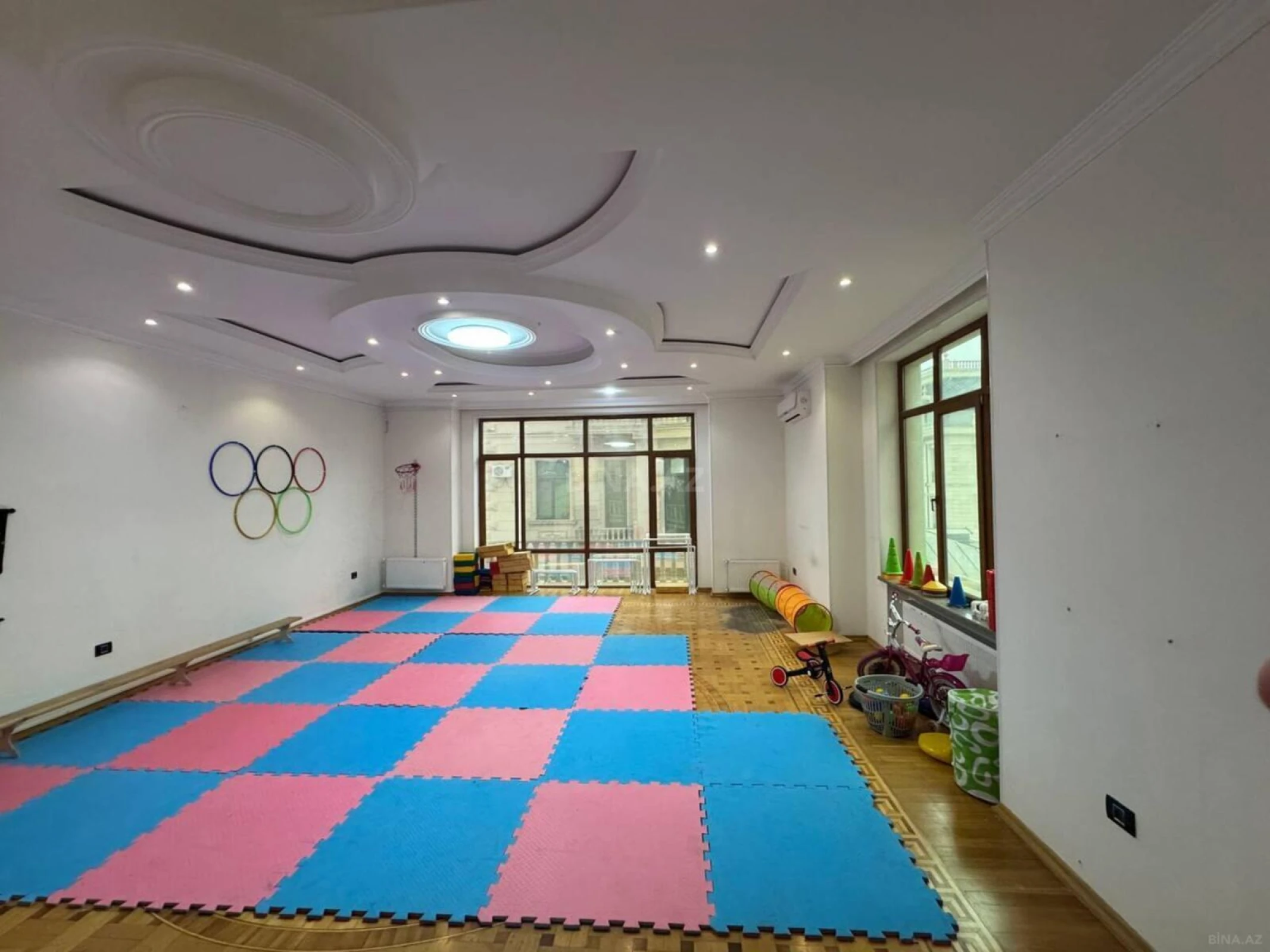 Kirayə verilir 13 otaqlı ofis 1000 m²