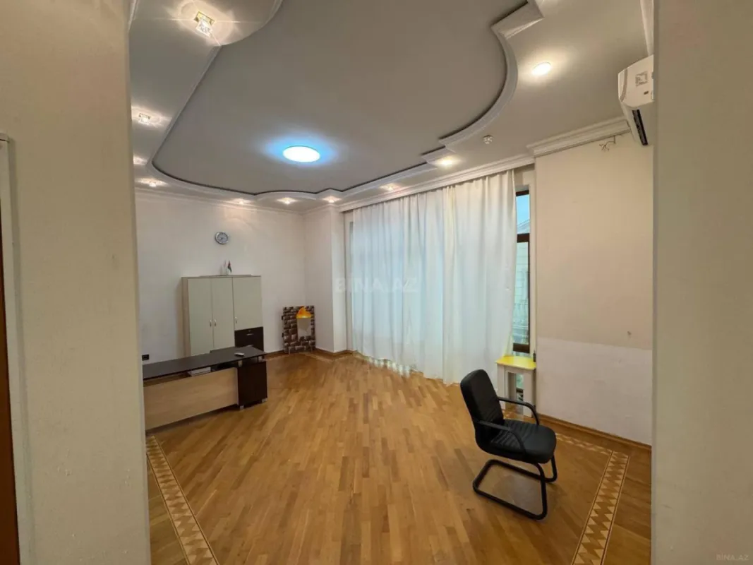 Kirayə verilir 13 otaqlı ofis 1000 m²
