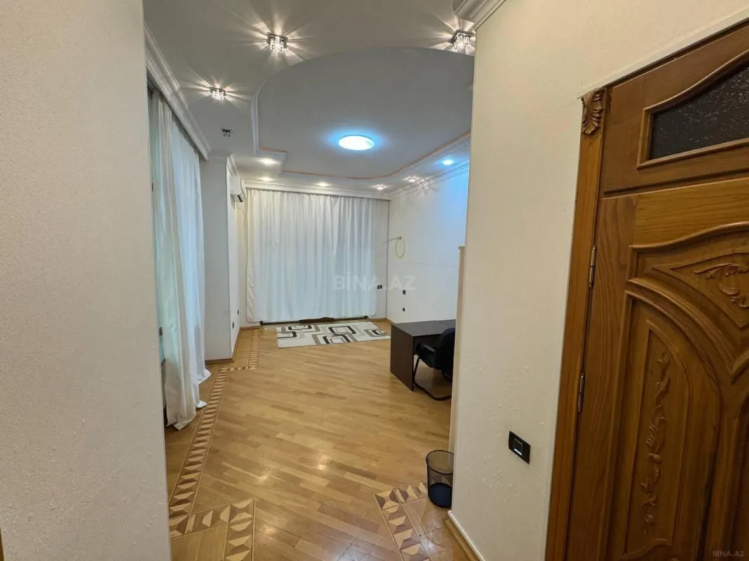Kirayə verilir 13 otaqlı ofis 1000 m²
