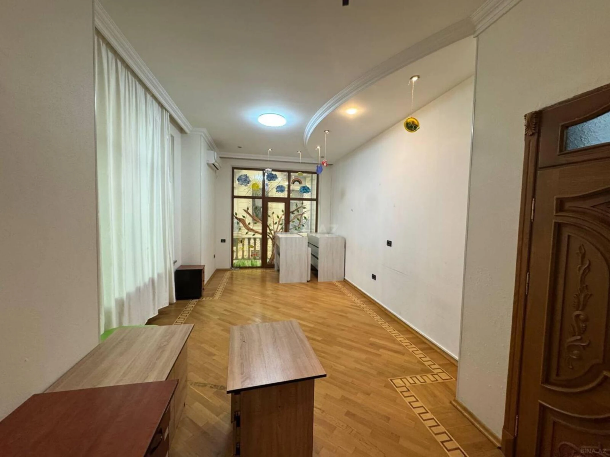 Kirayə verilir 13 otaqlı ofis 1000 m²