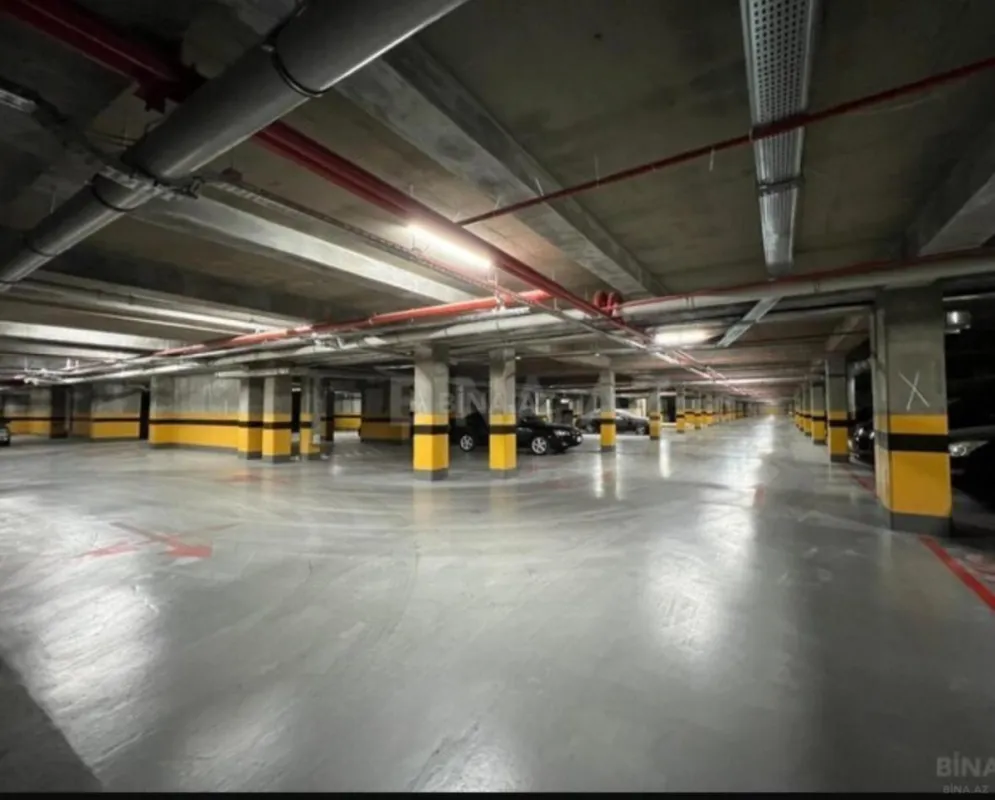 Satılır 5 otaqlı mənzil 272 m²