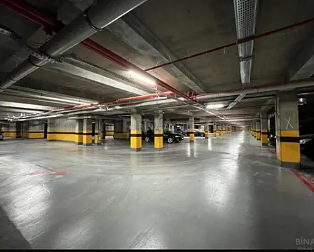 Satılır 5 otaqlı mənzil 272 m²