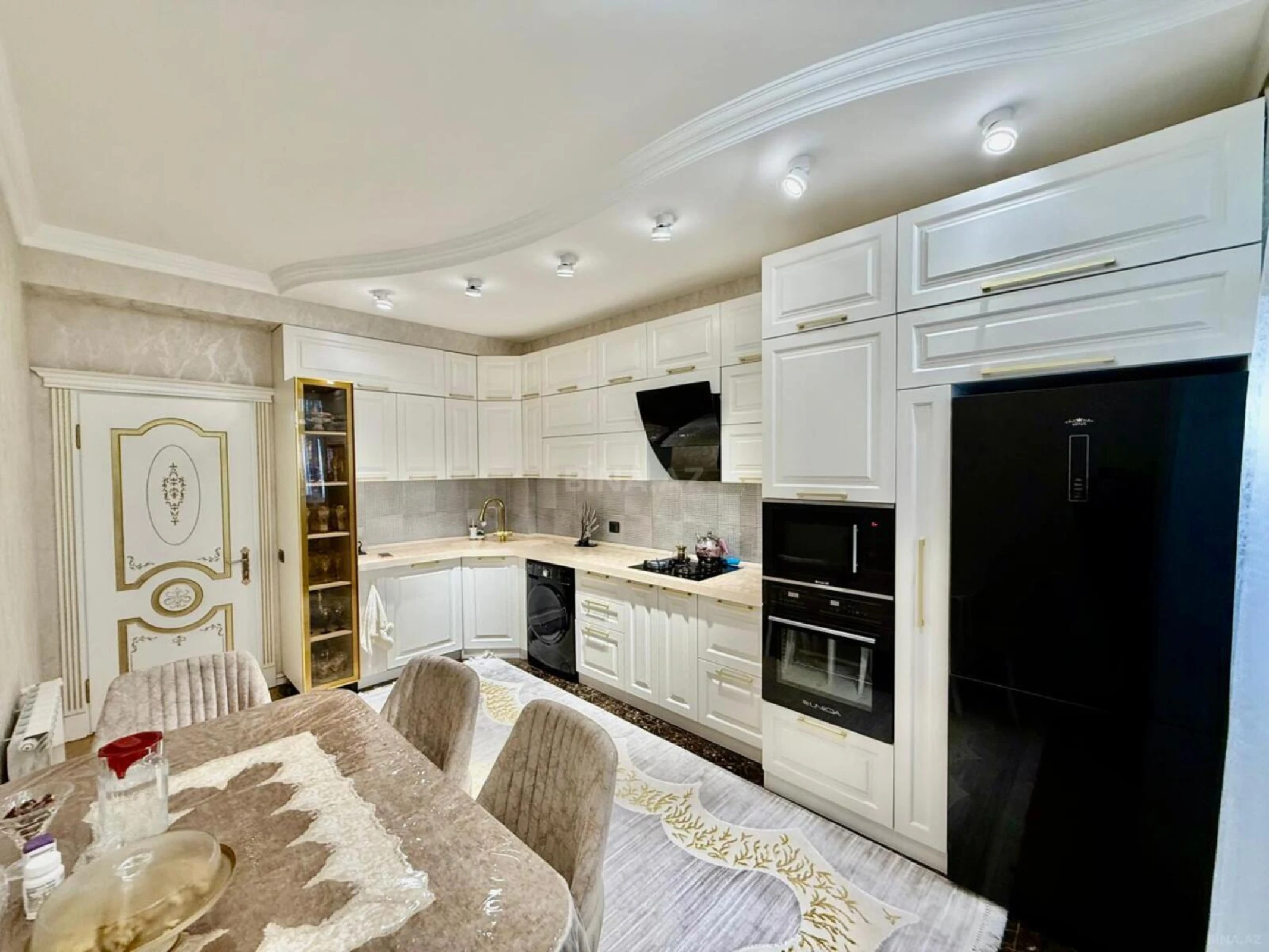 Satılır 3 otaqlı mənzil 150 m²