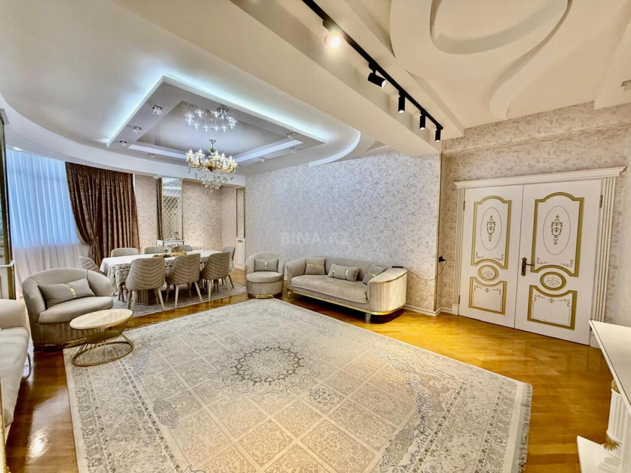 Satılır 3 otaqlı mənzil 150 m²