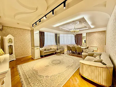 Satılır 3 otaqlı mənzil 150 m²