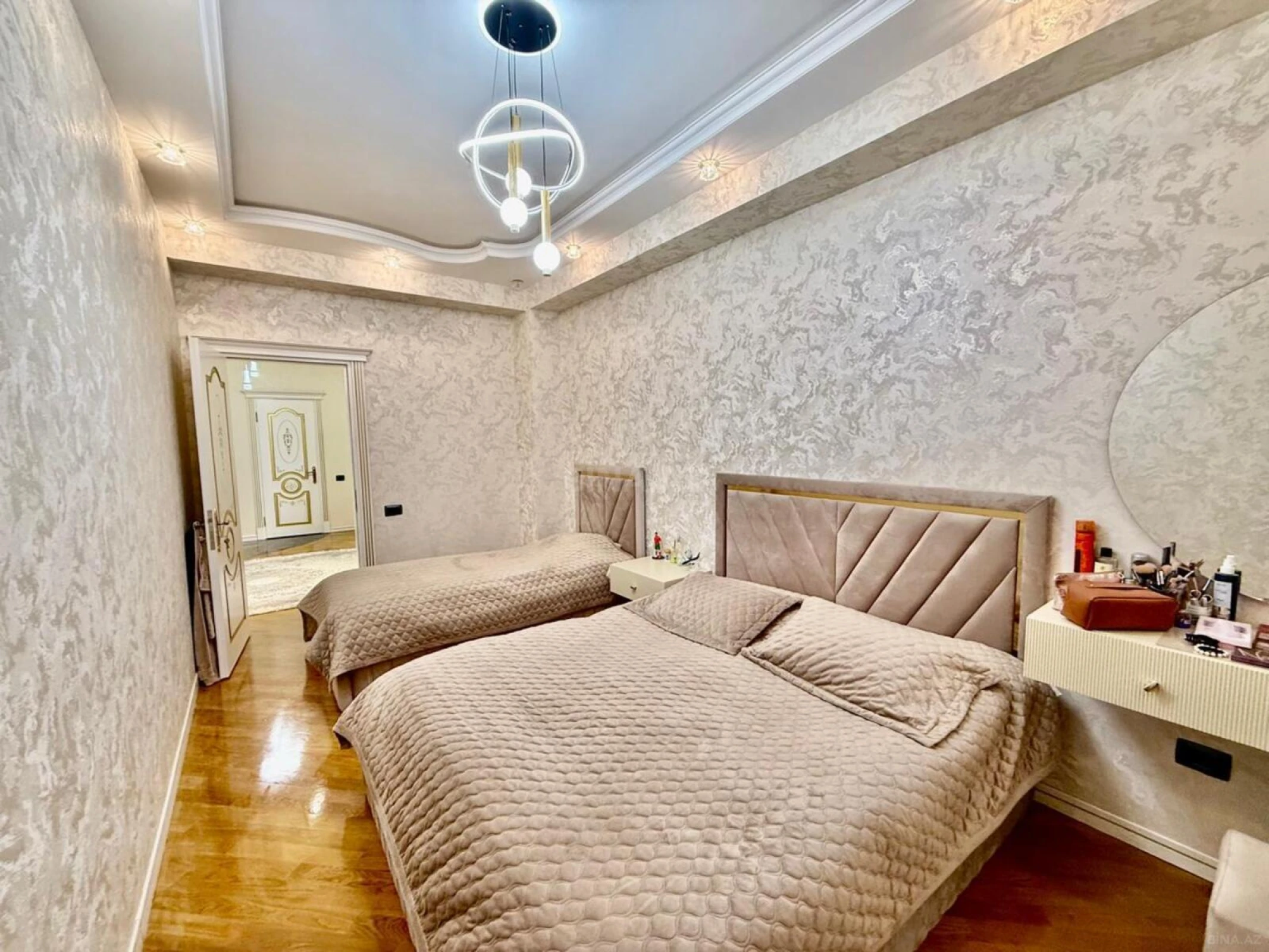 Satılır 3 otaqlı mənzil 150 m²