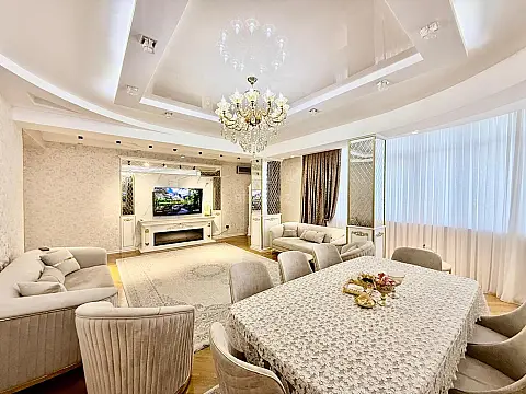 Satılır 3 otaqlı mənzil 150 m²