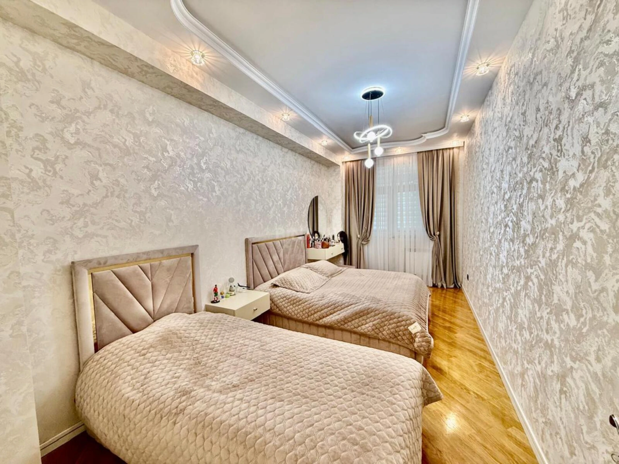 Satılır 3 otaqlı mənzil 150 m²
