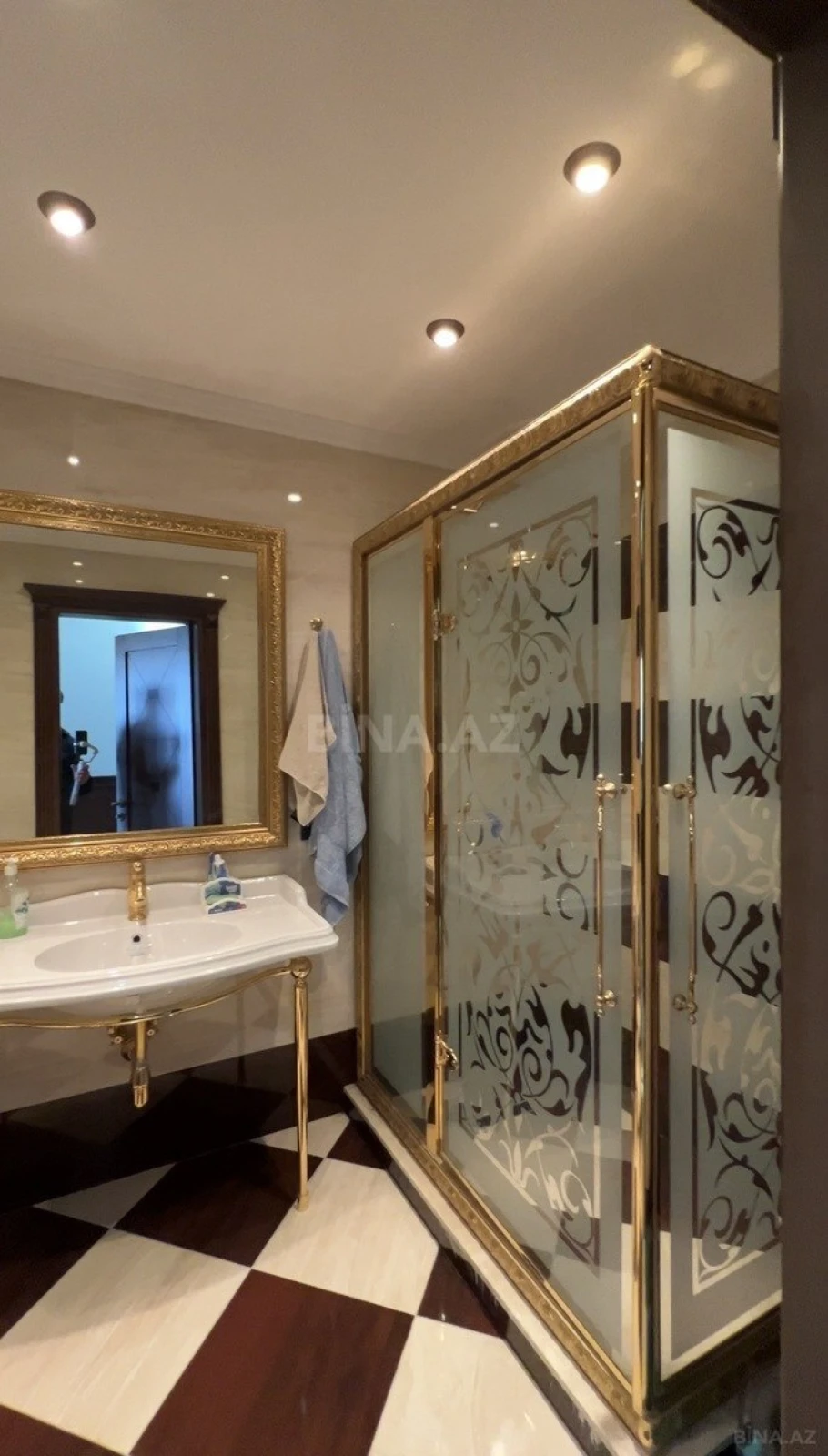 Satılır 2 otaqlı mənzil 100 m²