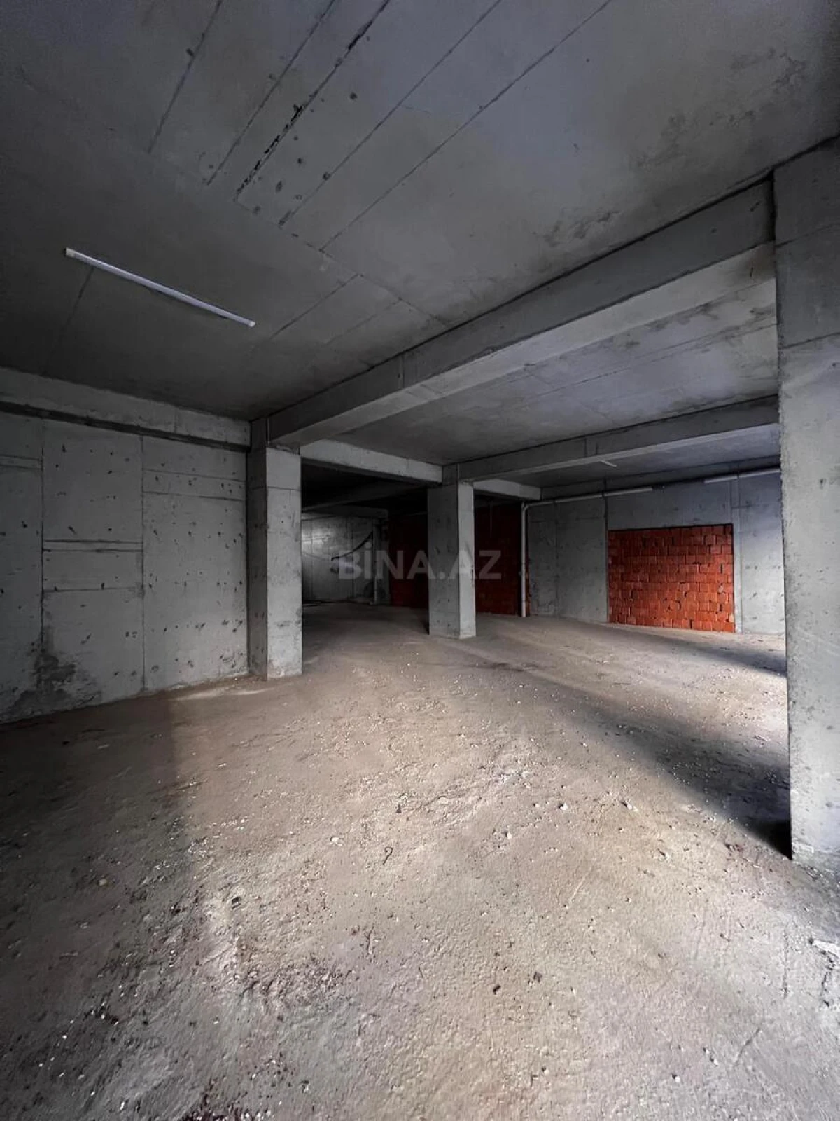 Satılır obyekt 450 m²