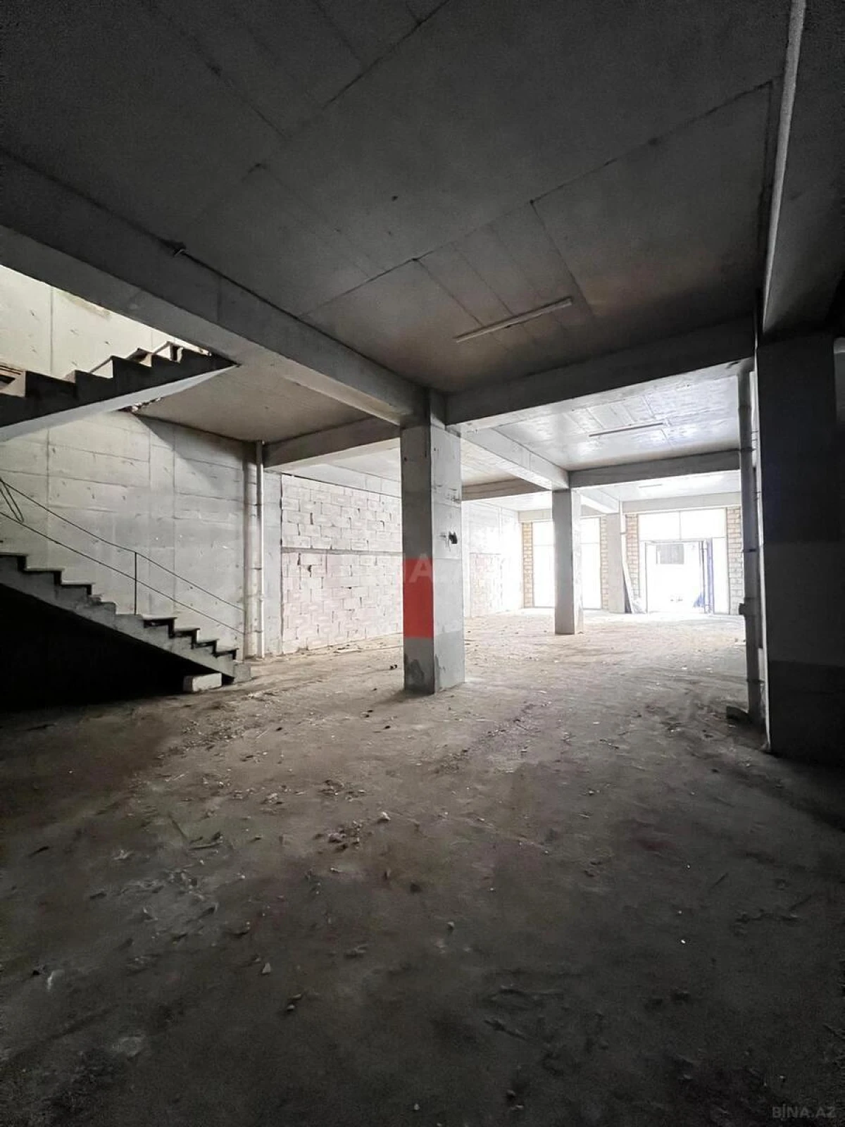 Satılır obyekt 450 m²