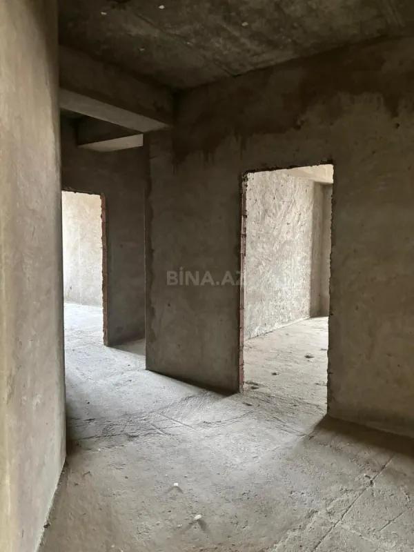 Satılır 4 otaqlı mənzil 230 m²