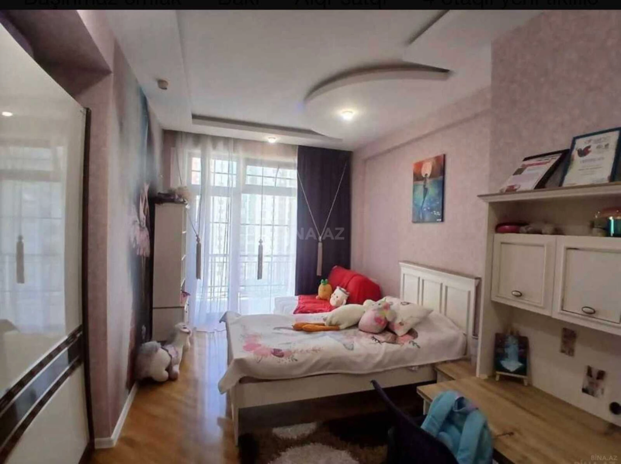 Satılır 4 otaqlı mənzil 180 m²