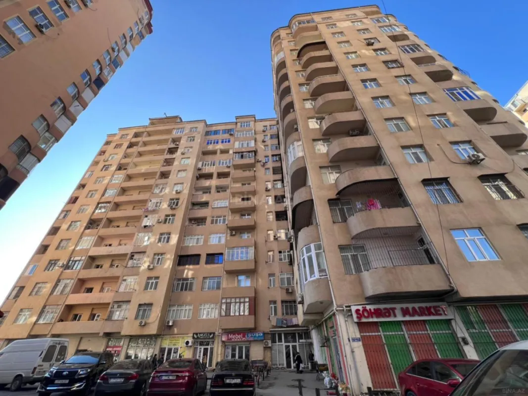 Satılır 3 otaqlı mənzil 137 m²