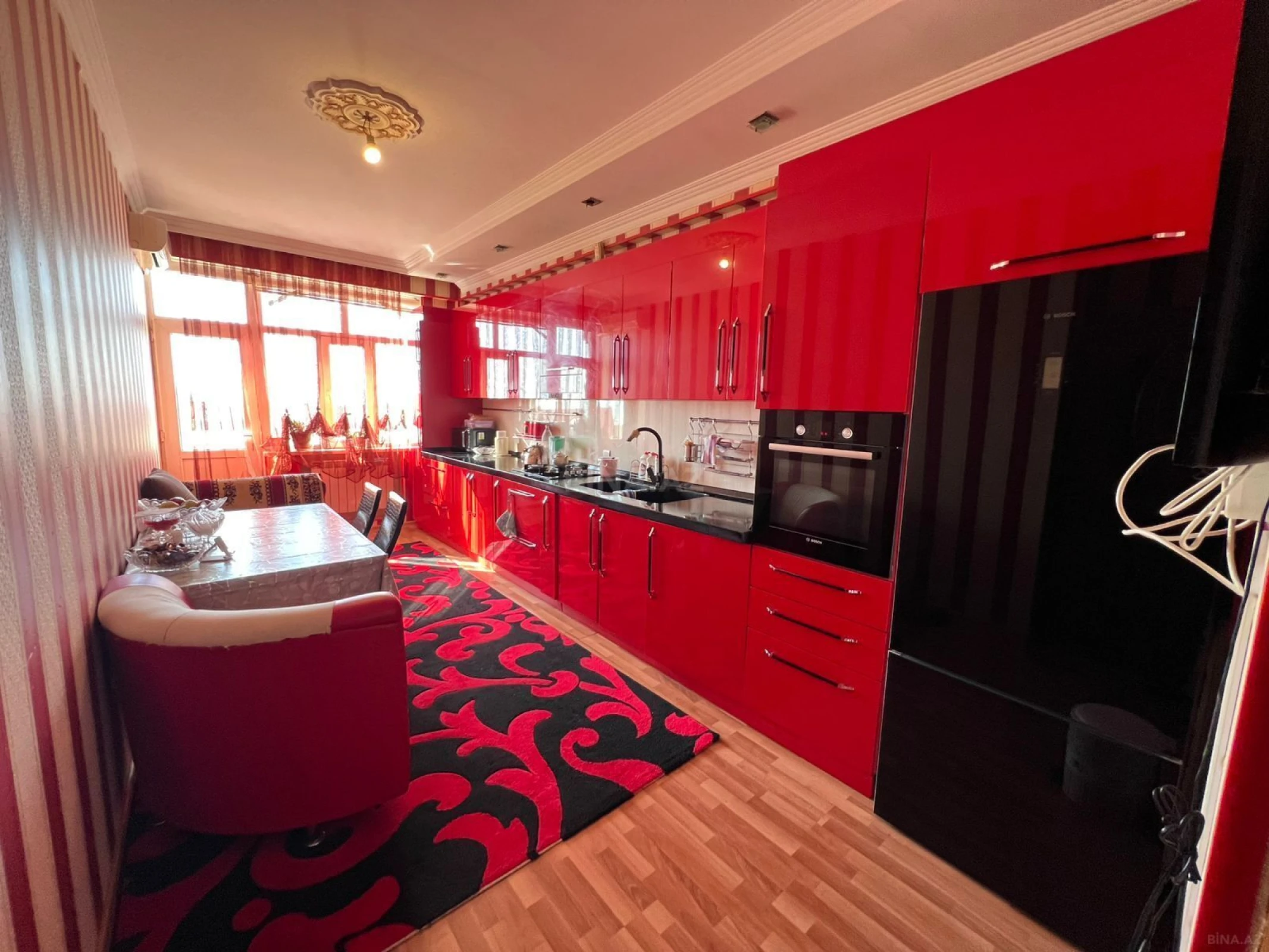 Satılır 3 otaqlı mənzil 137 m²