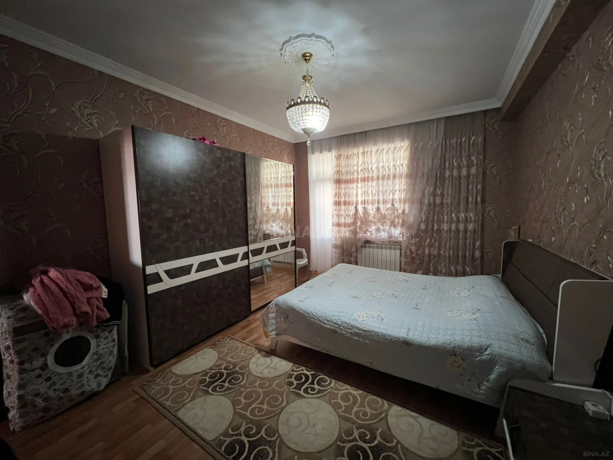 Satılır 3 otaqlı mənzil 137 m²