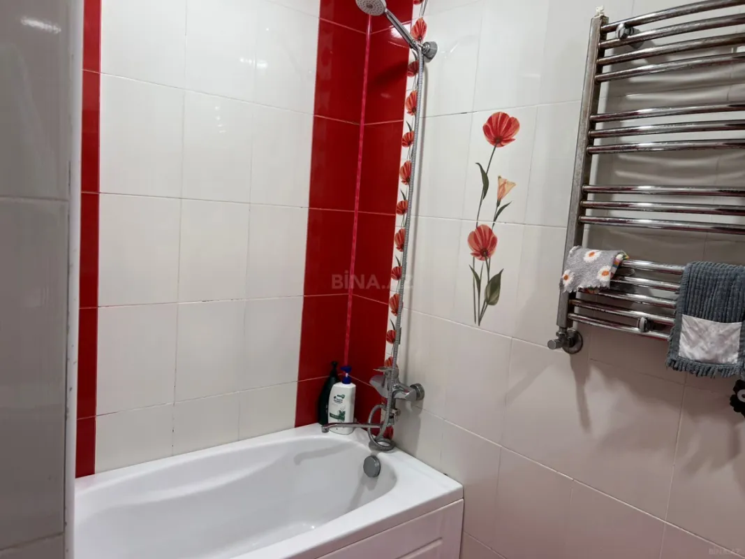 Satılır 3 otaqlı mənzil 137 m²