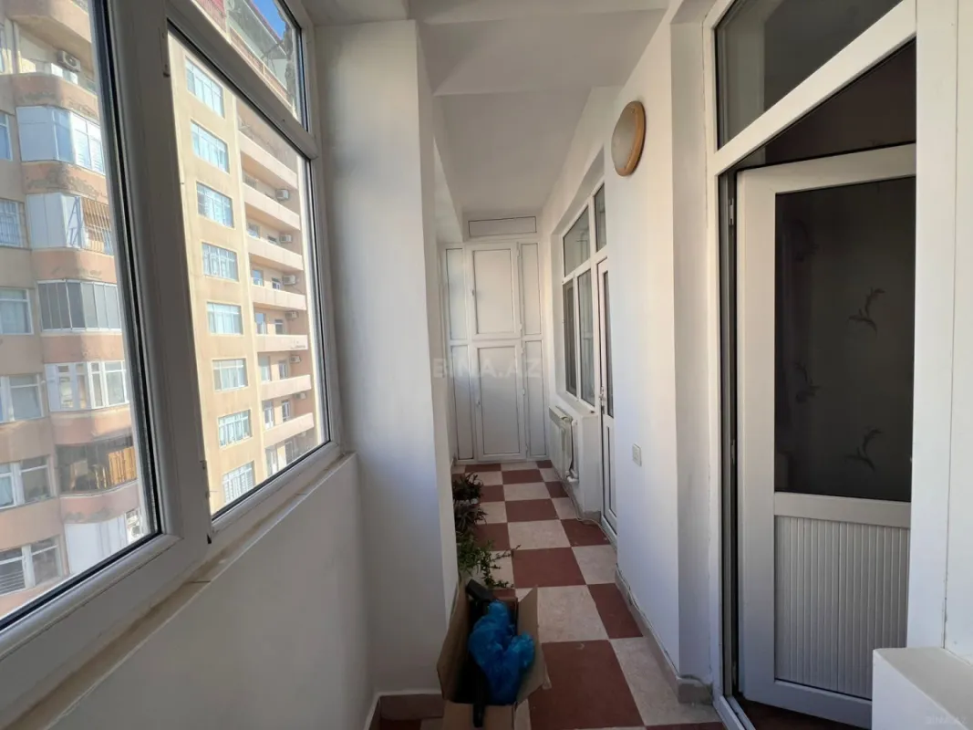 Satılır 3 otaqlı mənzil 137 m²