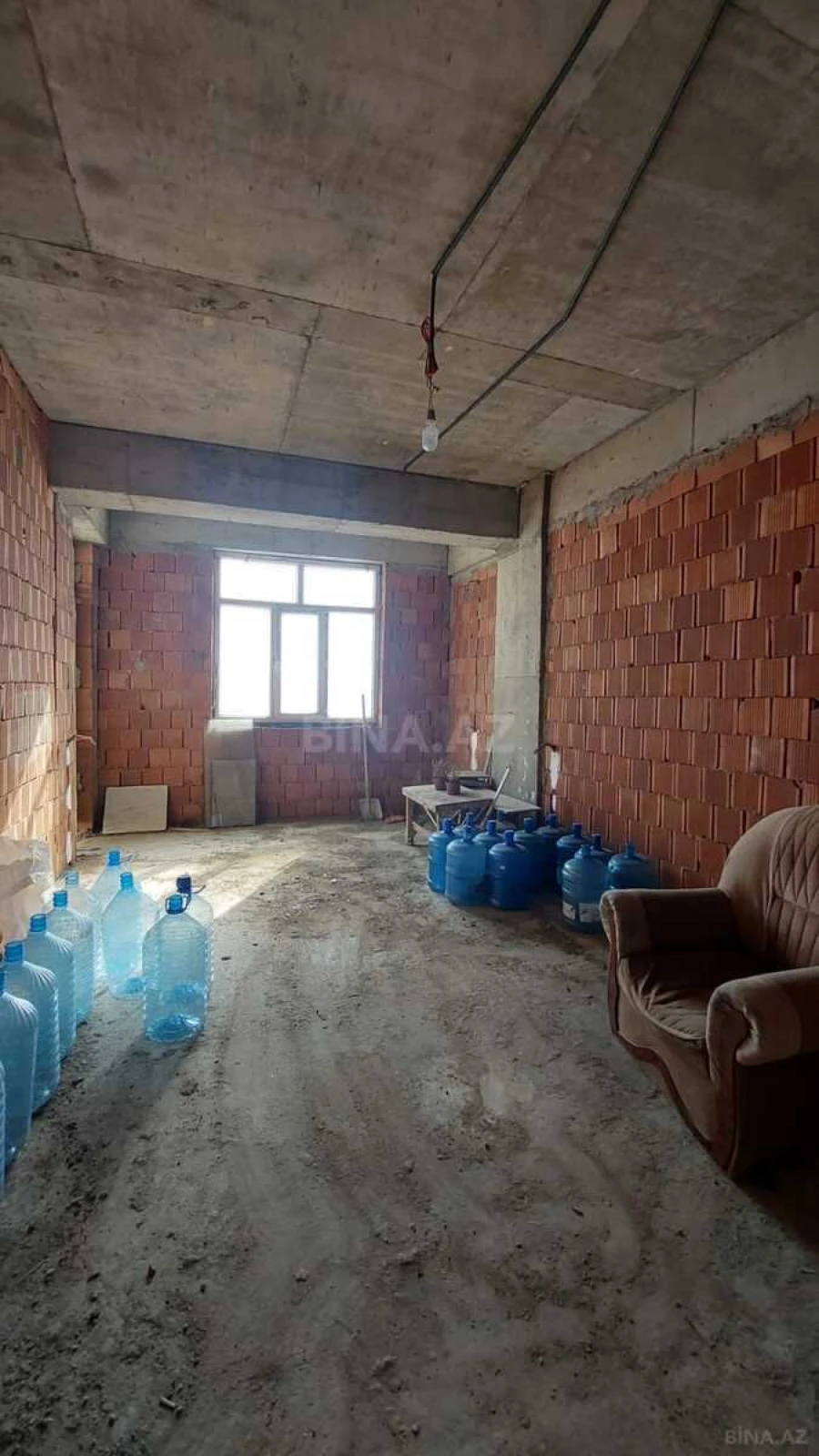 Satılır 3 otaqlı mənzil 106.5 m²