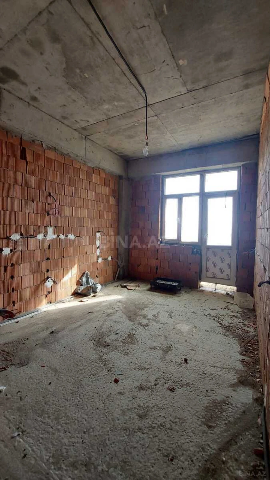 Satılır 3 otaqlı mənzil 106.5 m²