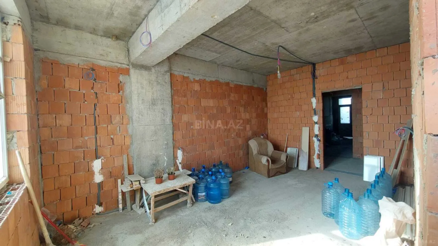 Satılır 3 otaqlı mənzil 106.5 m²