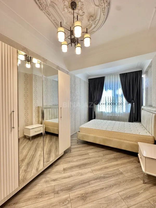 Satılır 2 otaqlı mənzil 75 m²