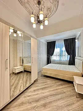 Satılır 2 otaqlı mənzil 75 m²