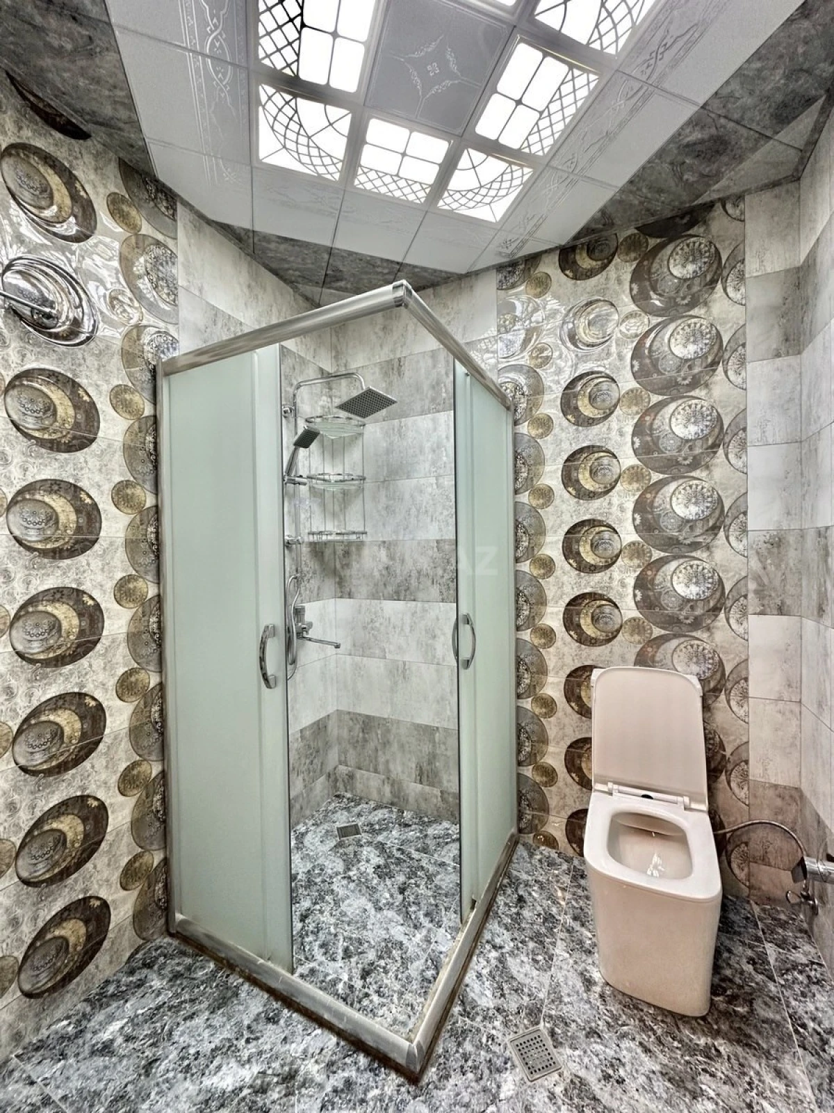 Satılır 2 otaqlı mənzil 75 m²