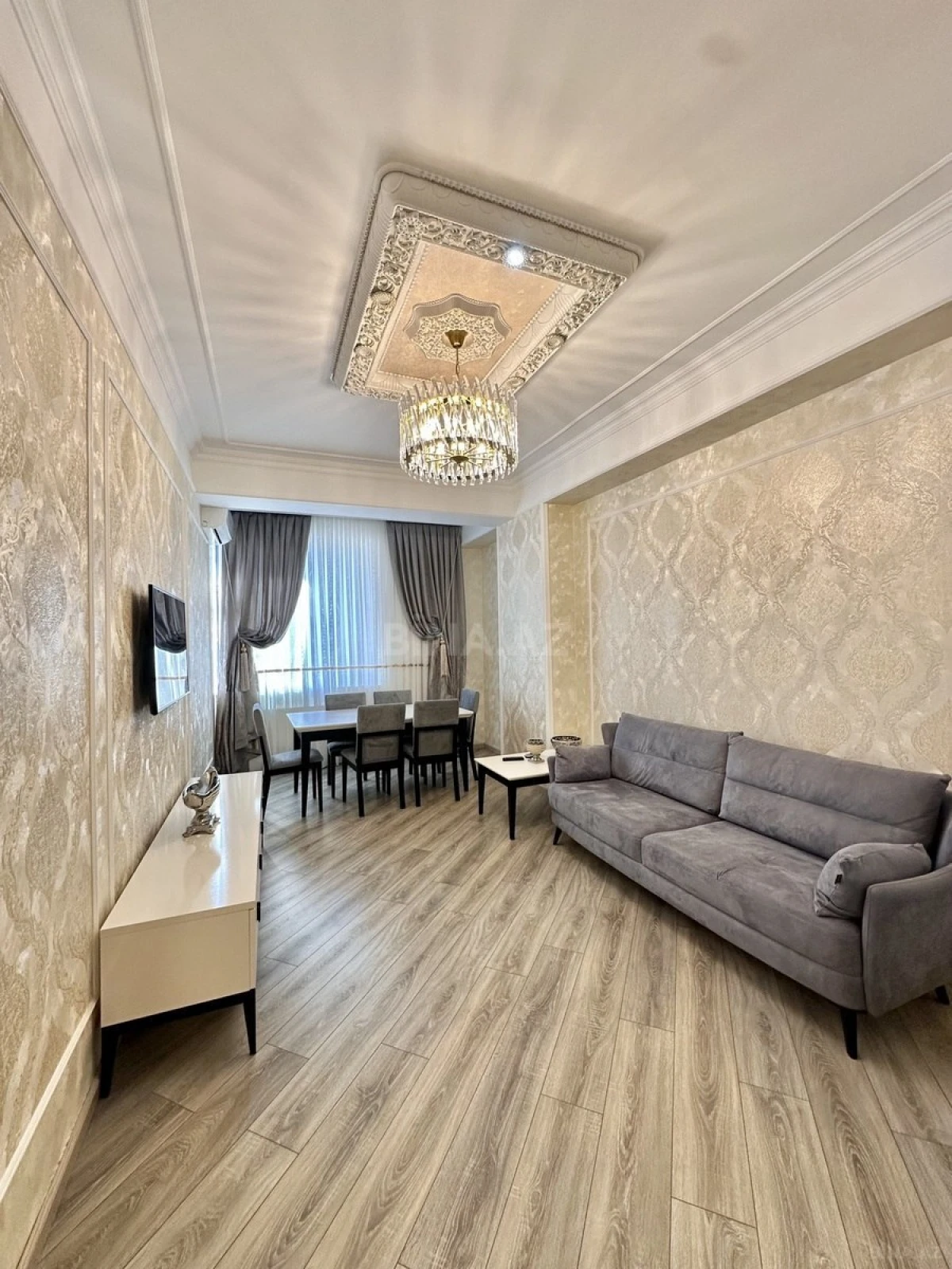 Satılır 2 otaqlı mənzil 75 m²