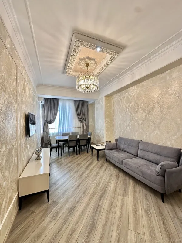 Satılır 2 otaqlı mənzil 75 m²