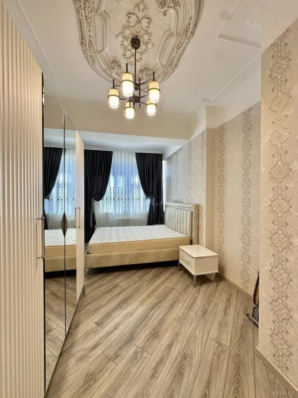 Satılır 2 otaqlı mənzil 75 m²