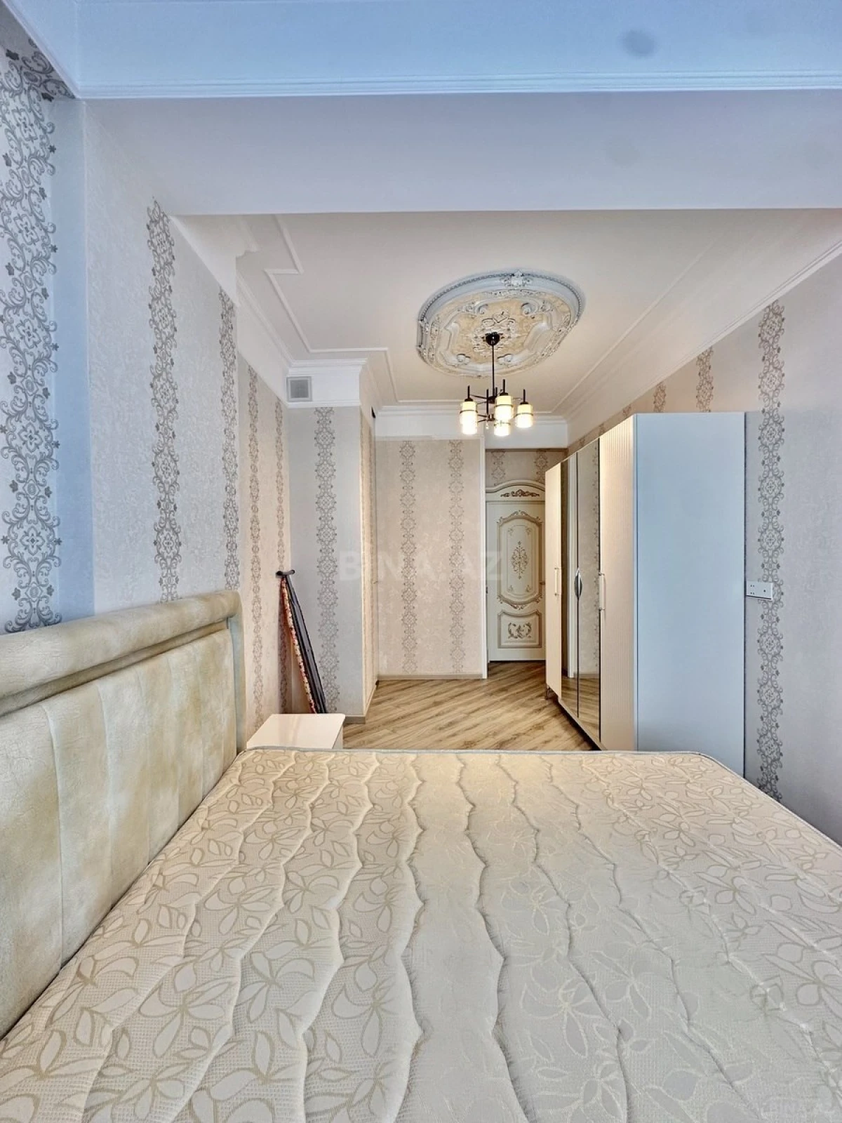 Satılır 2 otaqlı mənzil 75 m²
