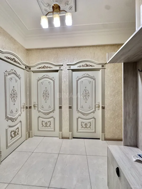 Satılır 2 otaqlı mənzil 75 m²